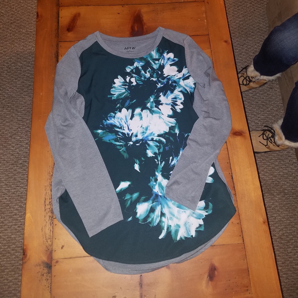 Long sleeve floral top